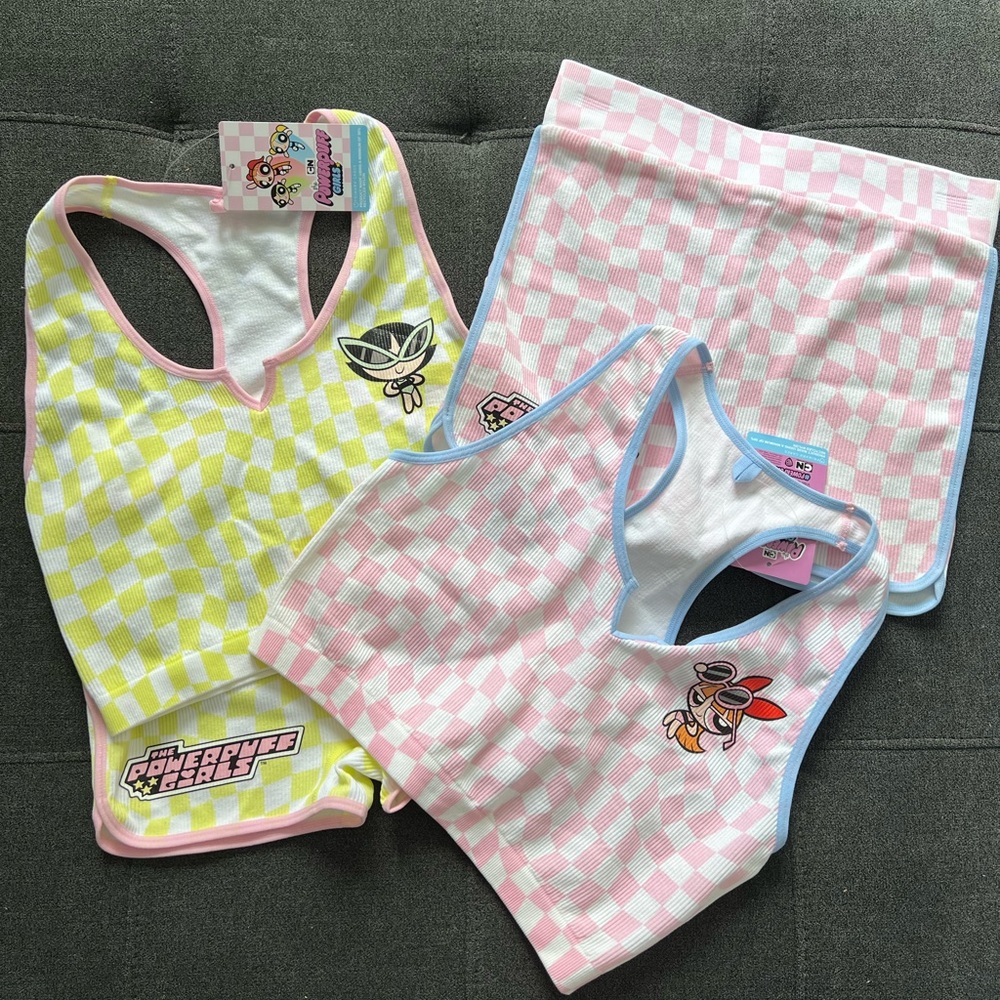 NWT‼️ 2 Powerpuff girls sets